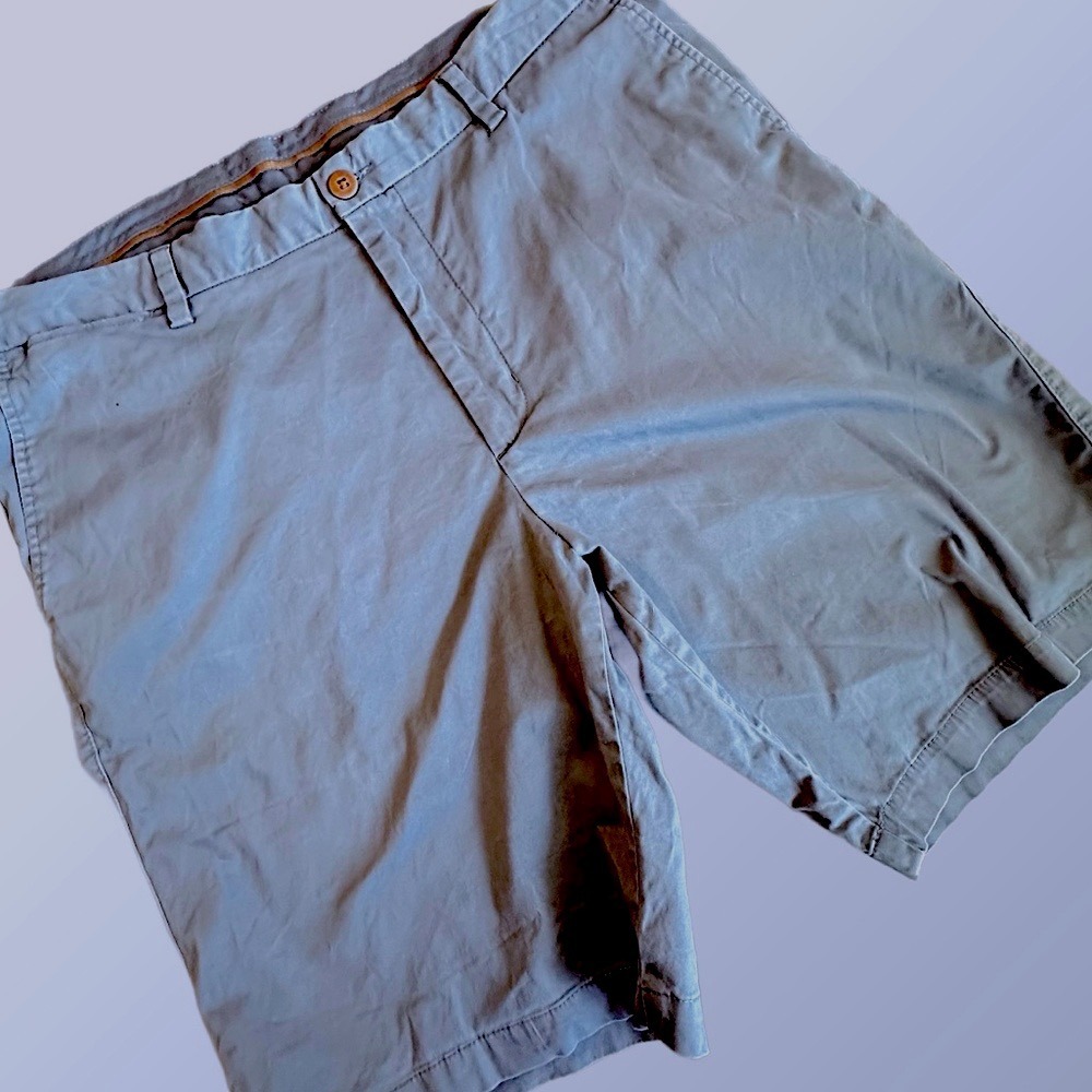 Tommy Bahama Shorts Men's Size‎ 38 Gray Cotton/Spandex Relaxed Flat Front Shorts